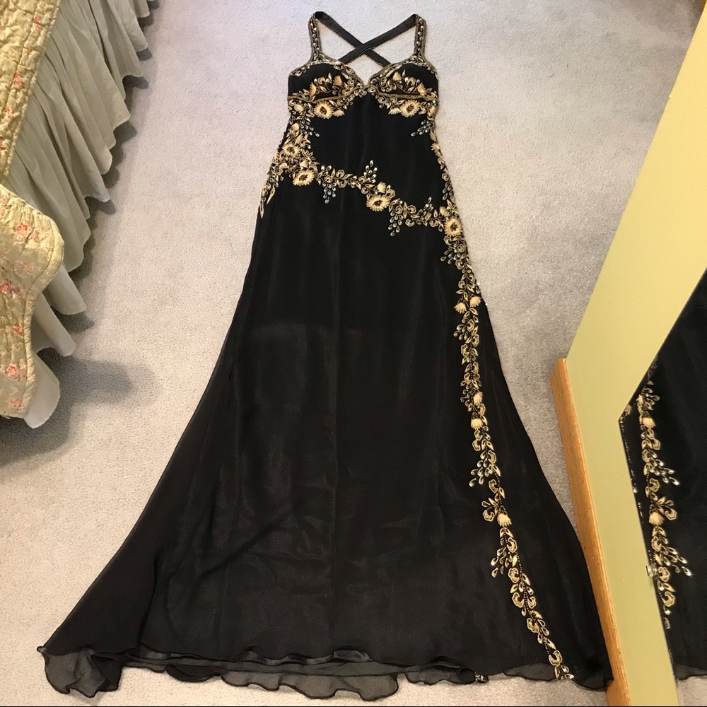 THIS. DRESS. IS. BEAUTIFUL!